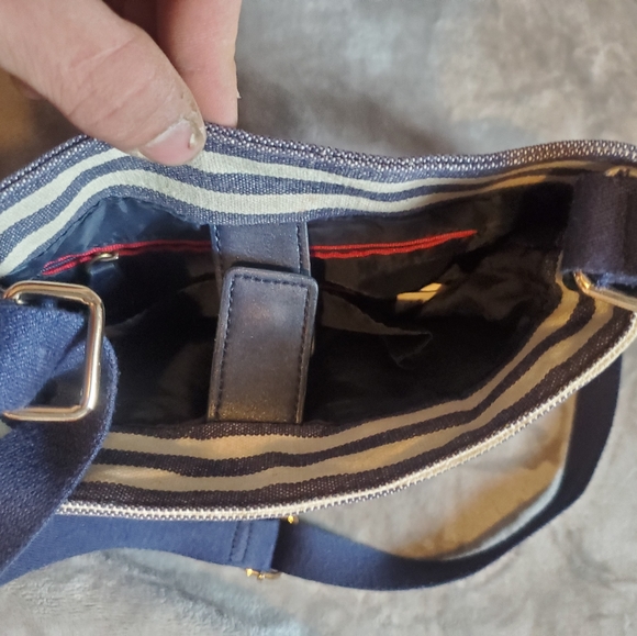Tommy hilfiger striped purse - Picture 5 of 5